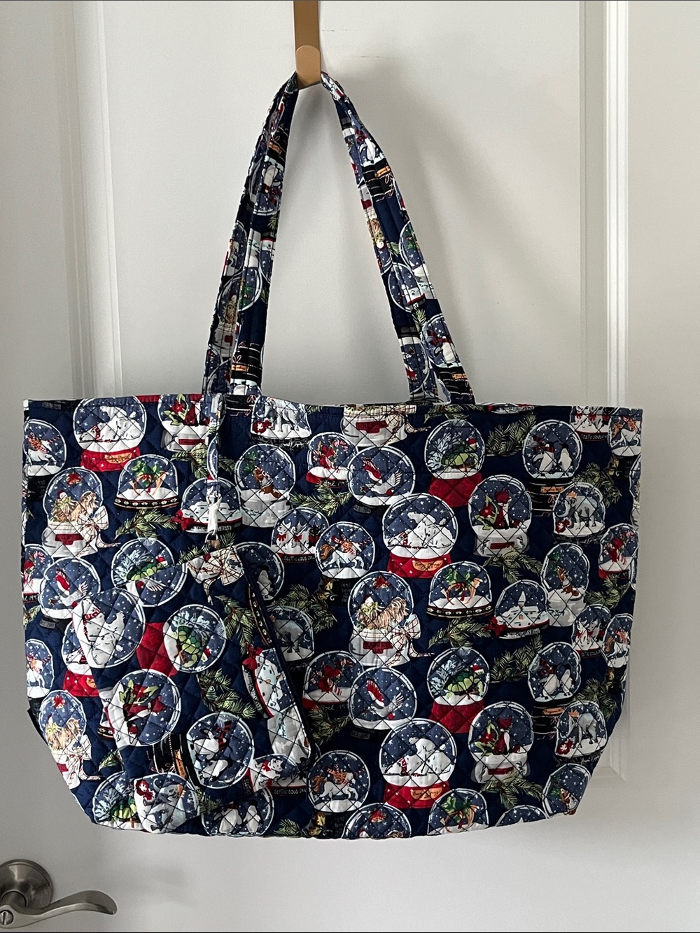 Vera Bradley 2 pc set Navy Holiday Snow Globes Quilted Grand Tote & Zip Pouch